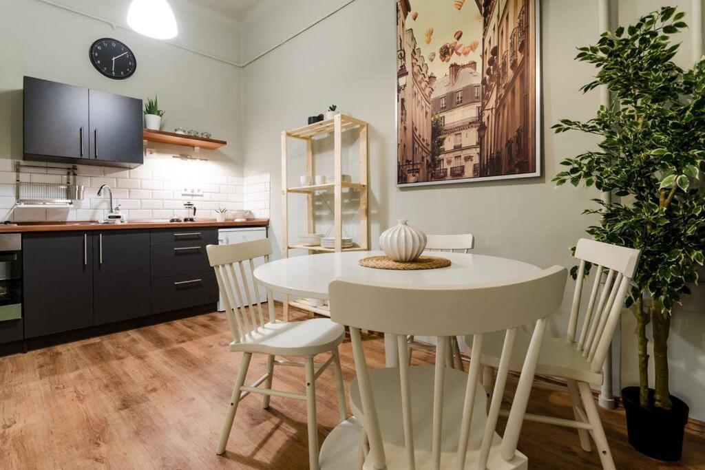 Cosy Apartment In Party District K30 Budapest Exteriör bild